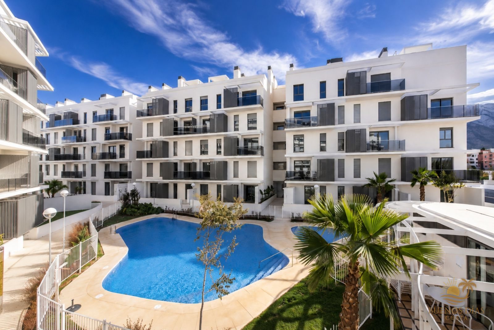4-Bedroom Apartment 500 m from Marina Dénia – 2 Pools, Gym, Garage and Storage