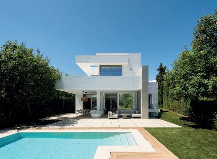 Villas de luxe clés en main avec piscines privées à El Paraiso, sur la Costa del Sol