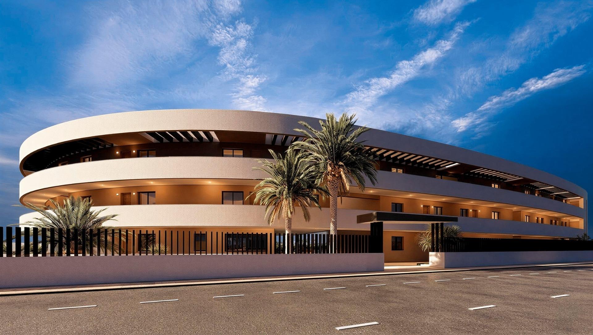 Apartamentos de lujo frente al campo de golf y cerca del mar en Los Alcázares, Costa Cálida