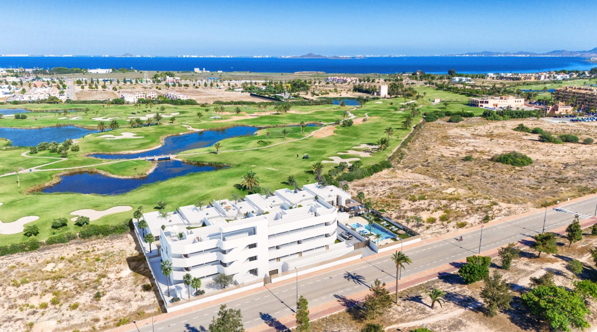 Neubauwohnungen und Villen direkt am Golfplatz in Los Alcázares an der Costa Cálida