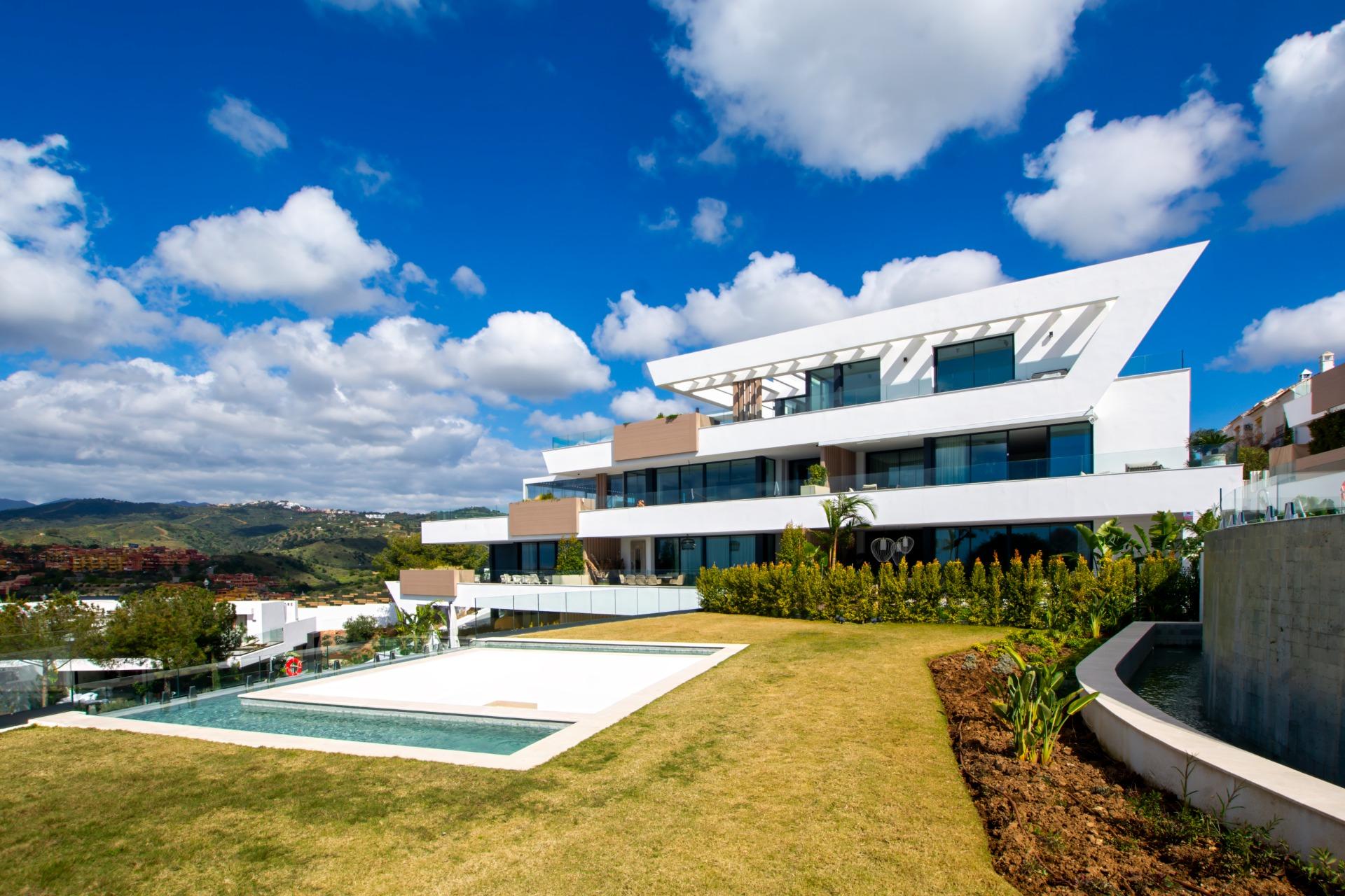 LUXUS-URBANISATION IN MARBELLA MIT MEERBLICK