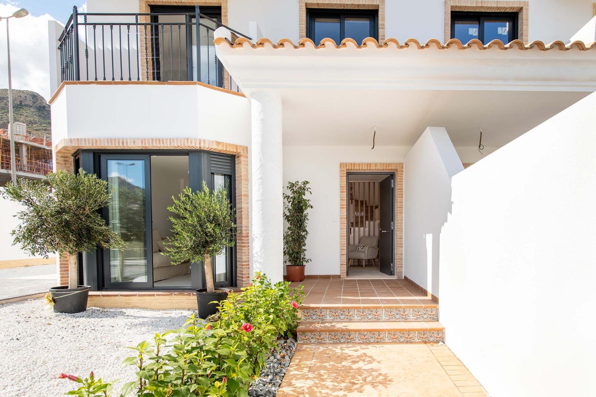 Neue Bungalows und Reihenhäuser in Cox, Alicante