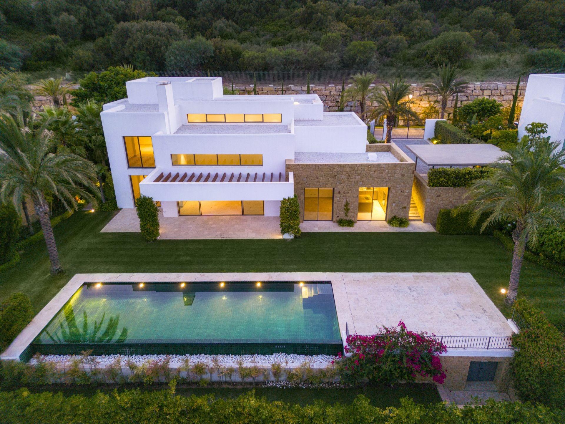 NEUBAU EINER EXKLUSIVEN LUXUSVILLA IN DER FINCA CORTESÍN, CASARES