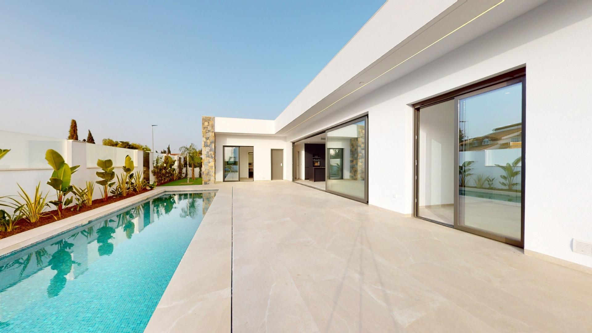 NEU GEBAUTE VILLEN IN LOS ALCAZARES