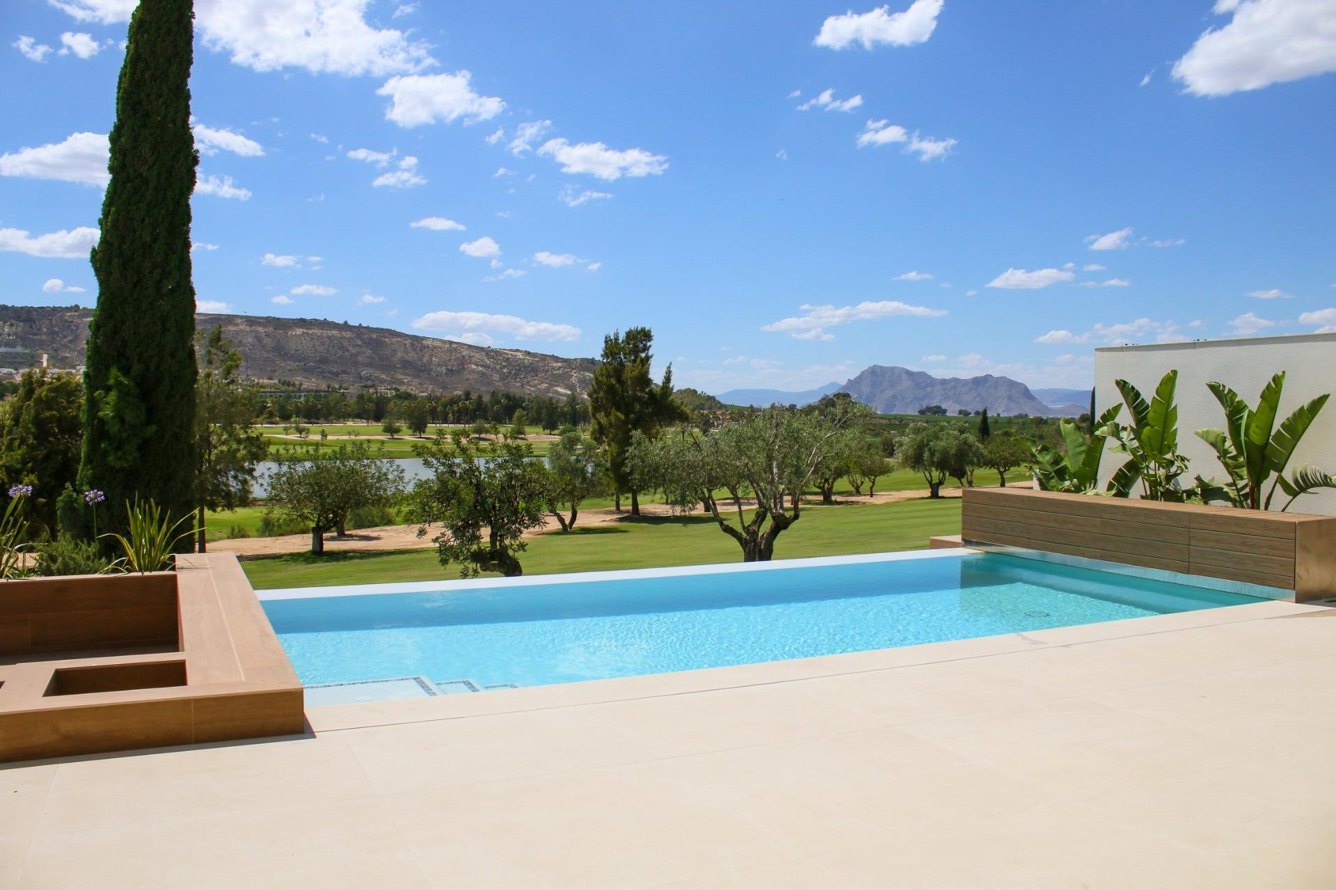 Villas de luxe neuves en première ligne de golf, en exclusivité, au La Finca Golf Resort