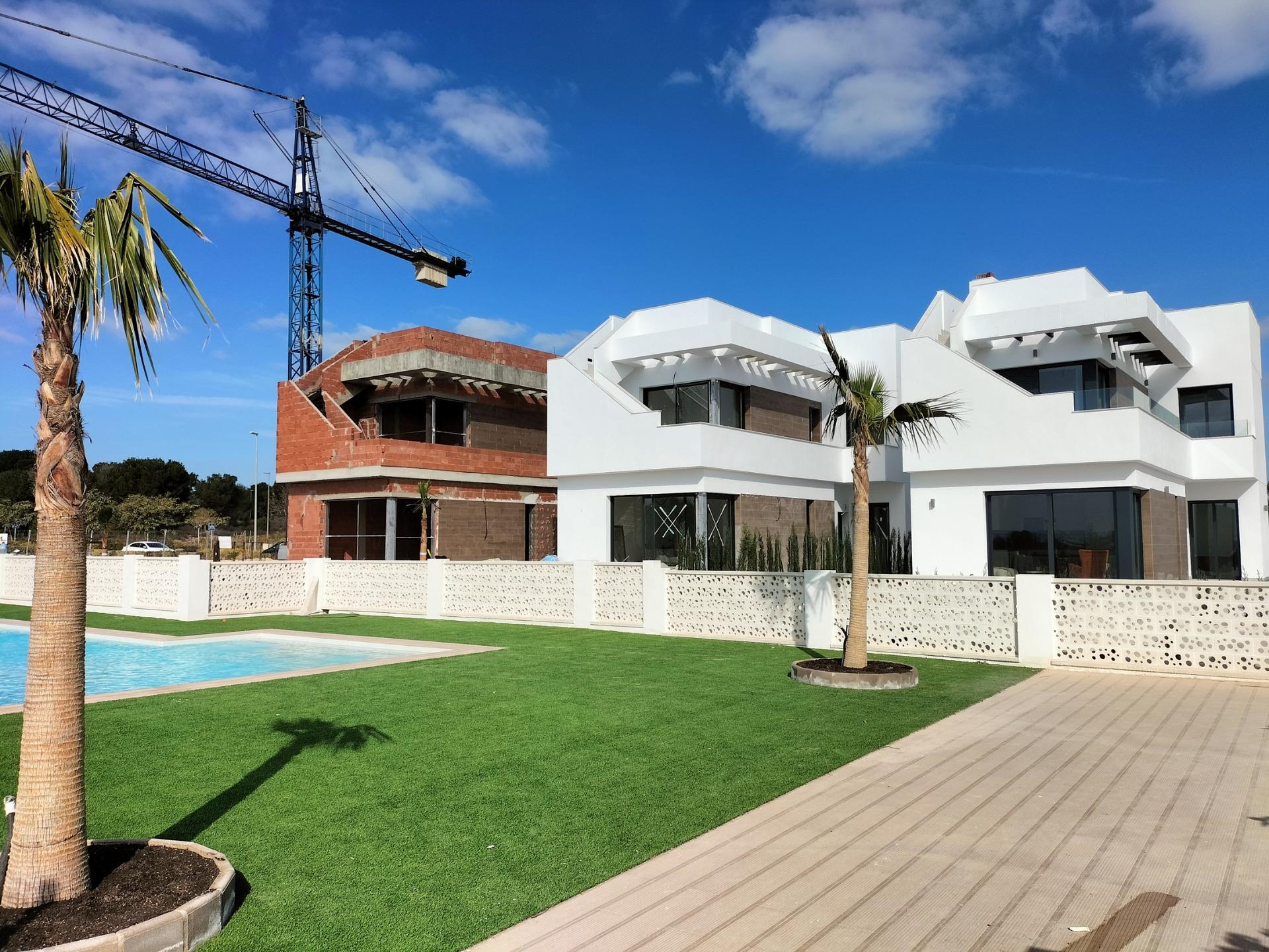 NEUBAU-VILLEN IN PILAR DE LA HORADADA AM GOLFPLATZ