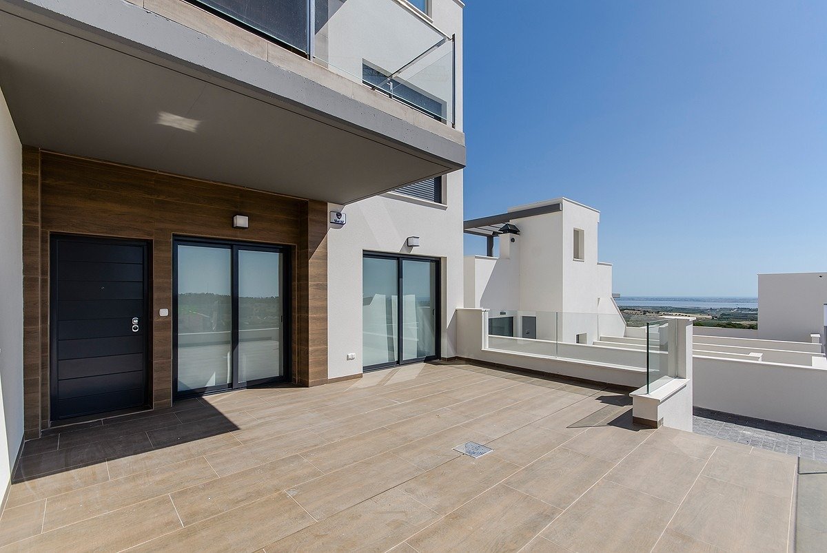 NOWY BUDYNEK BUNGALOWÓW W SAN MIGUEL DE SALINAS
