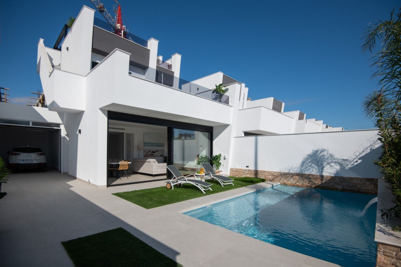 MAISONS DE VILLE NOUVELLEMENT CONSTRUITES À SANTIAGO DE LA RIBERA