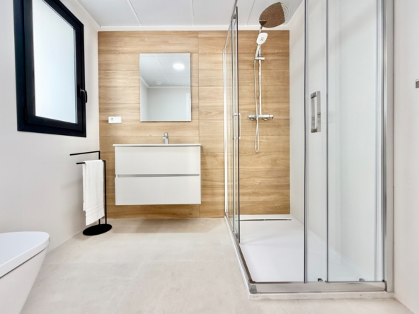 12.1st floor bathroom_1