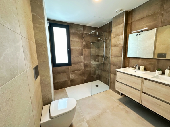 22. ATENAS I_Bathroom 1