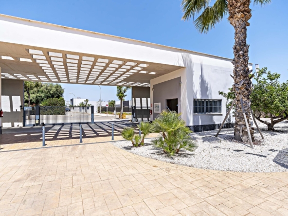 44. ACCESO URBANIZACION 1